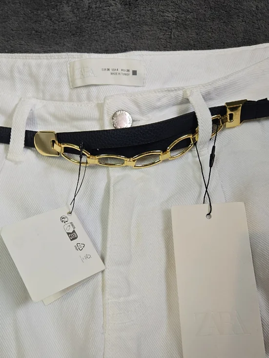 Nwt Zara White Pleated High-Waist Shorts with Navy Chain Belt Sz 38 - Picture 3 of 10